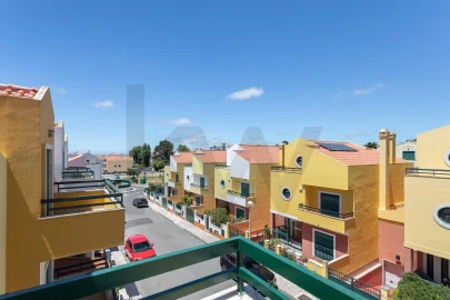 Moradia T3 para Venda em Algueirão-Mem Martins