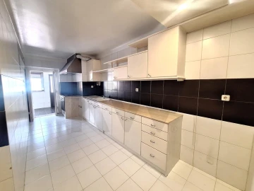 Apartamento T4 para Venda em Avenidas Novas