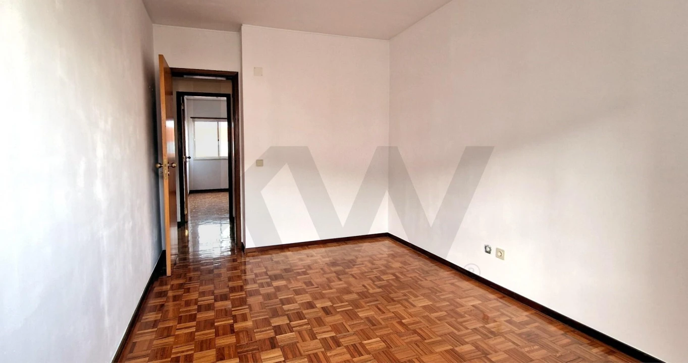 Apartamento T3 para Arrendamento em Águas Livres Foto 22