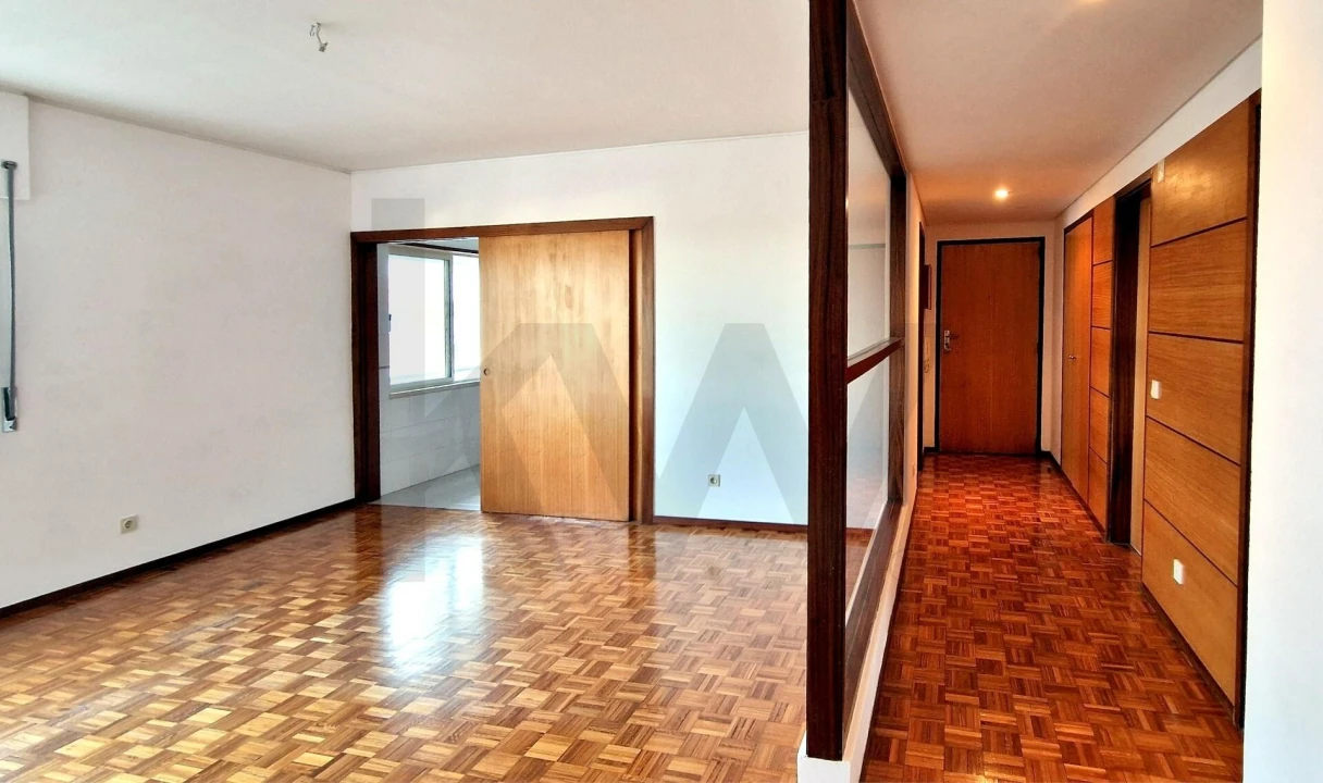 Apartamento T3 para Arrendamento em Águas Livres Foto 7