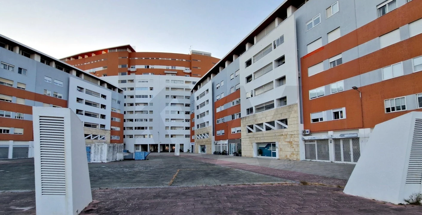 Apartamento T3 para Arrendamento em Águas Livres Foto 35
