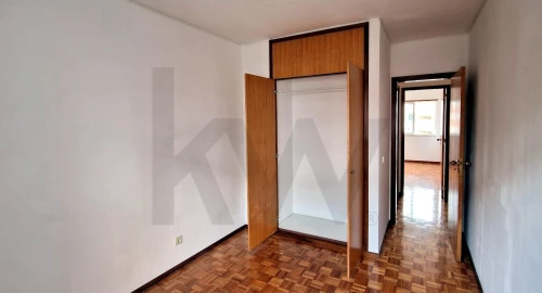 Apartamento T3 para Arrendamento em Águas Livres