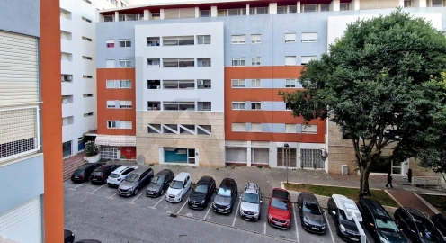 Apartamento T3 para Arrendamento em Águas Livres