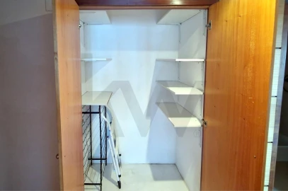 Apartamento T3 para Arrendamento em Águas Livres