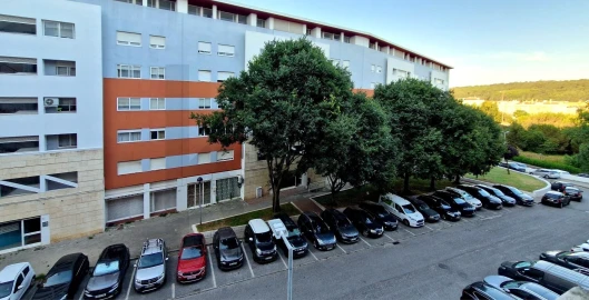 Apartamento T3 para Arrendamento em Águas Livres