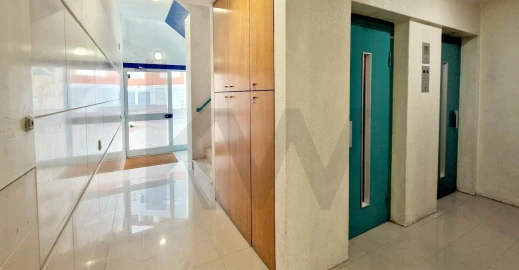 Apartamento T3 para Arrendamento em Águas Livres