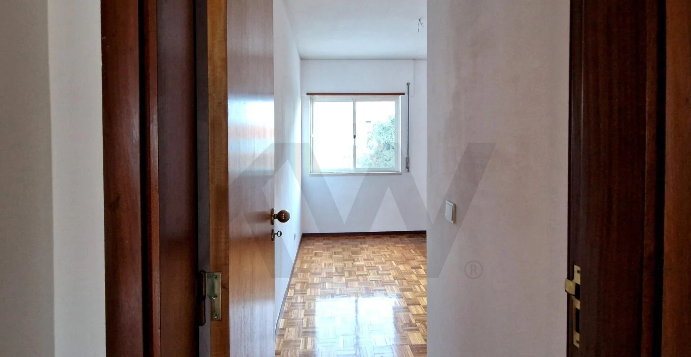 Apartamento T3 para Arrendamento em Águas Livres Foto 15