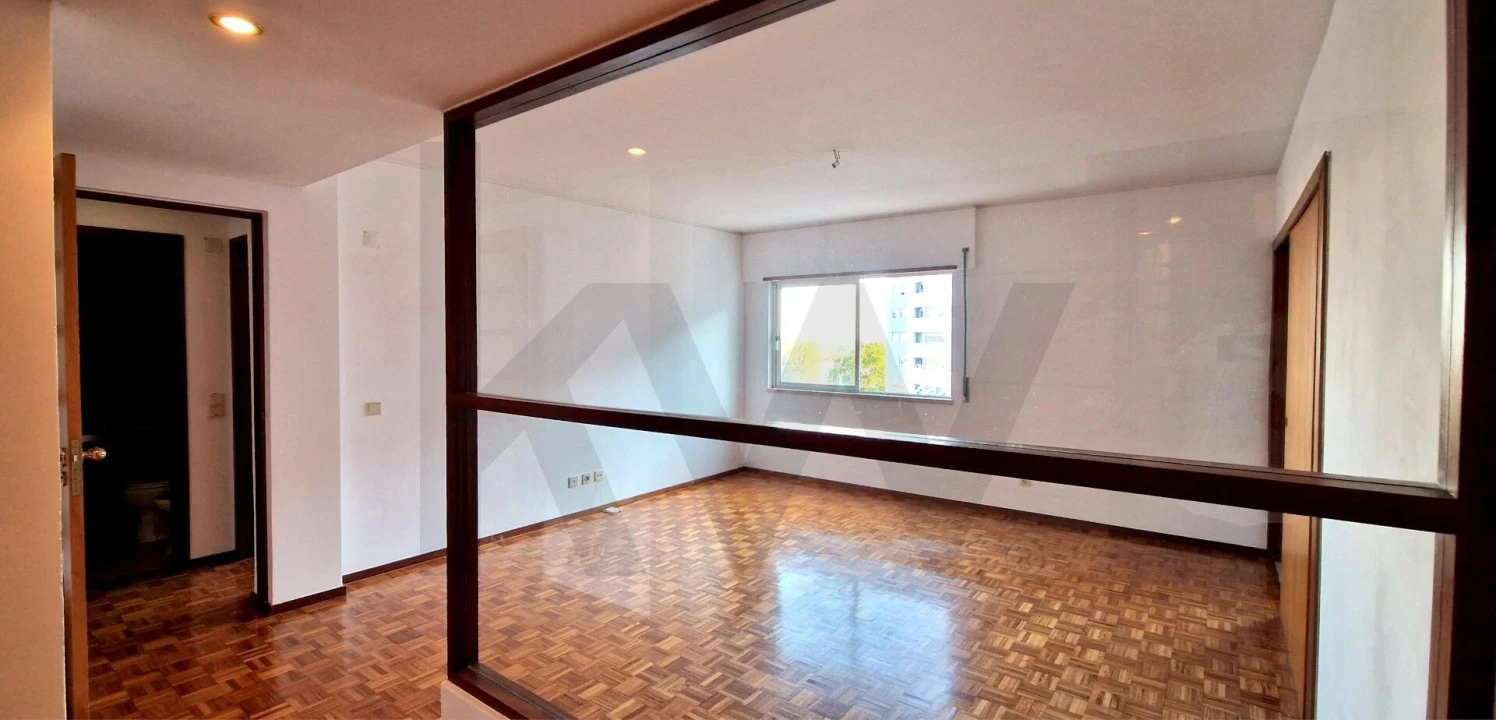 Apartamento T3 para Arrendamento em Águas Livres Foto 2