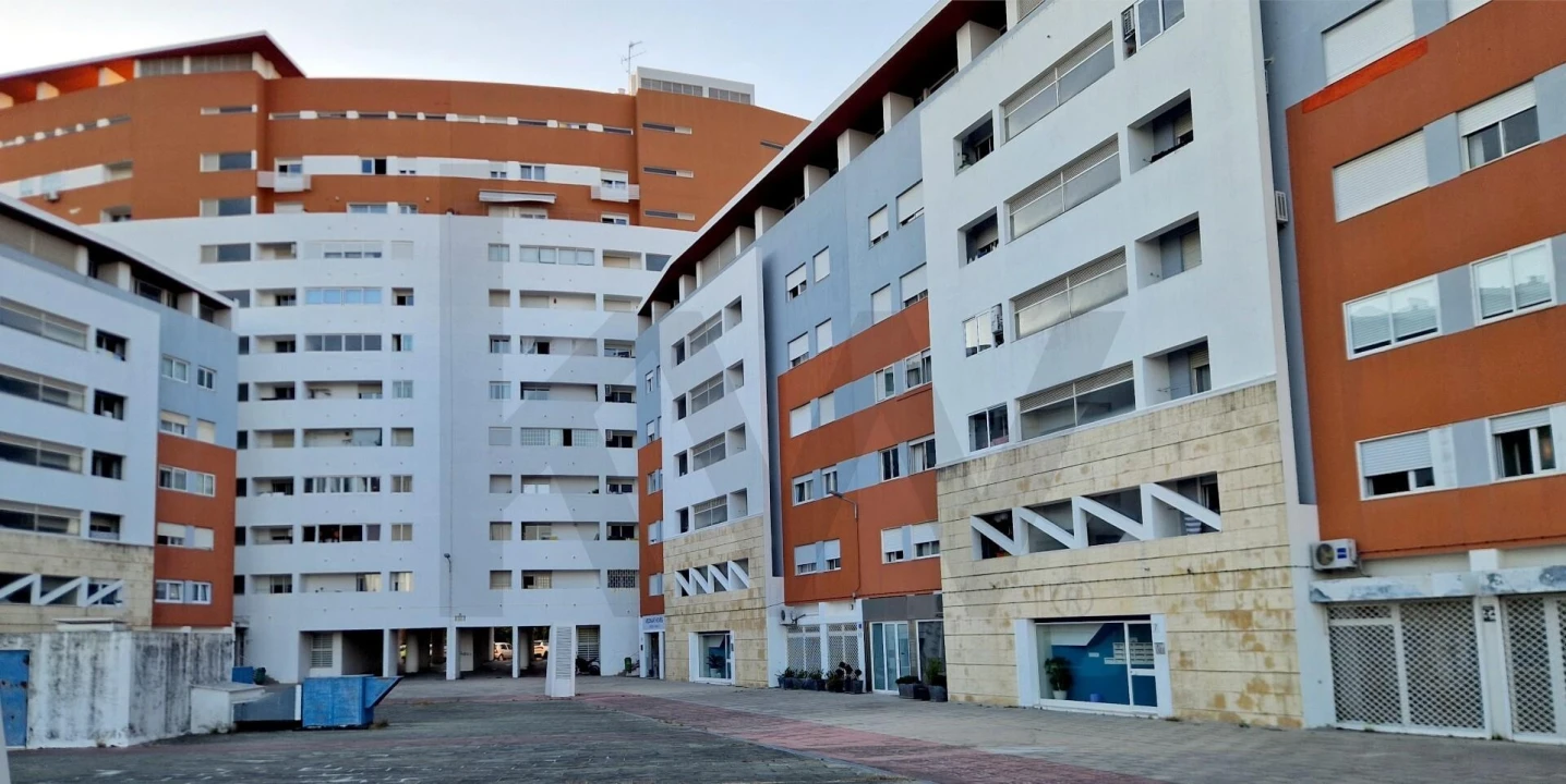 Apartamento T3 para Arrendamento em Águas Livres Foto 34