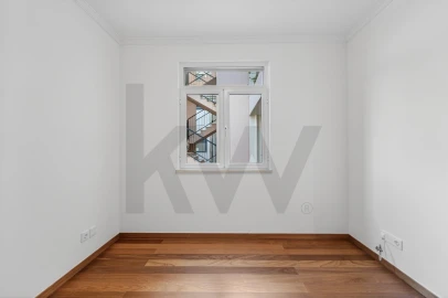 Apartamento T3 para Arrendamento em São Martinho