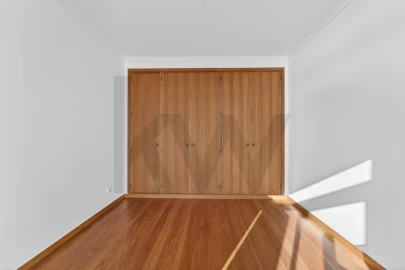 Apartamento T3 para Arrendamento em São Martinho