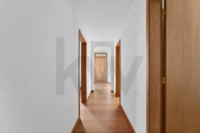 Apartamento T3 para Arrendamento em São Martinho