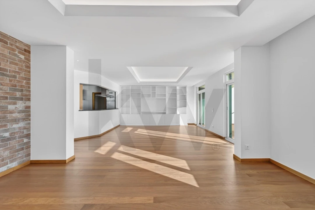 Apartamento T3 para Arrendamento em São Martinho Foto 28