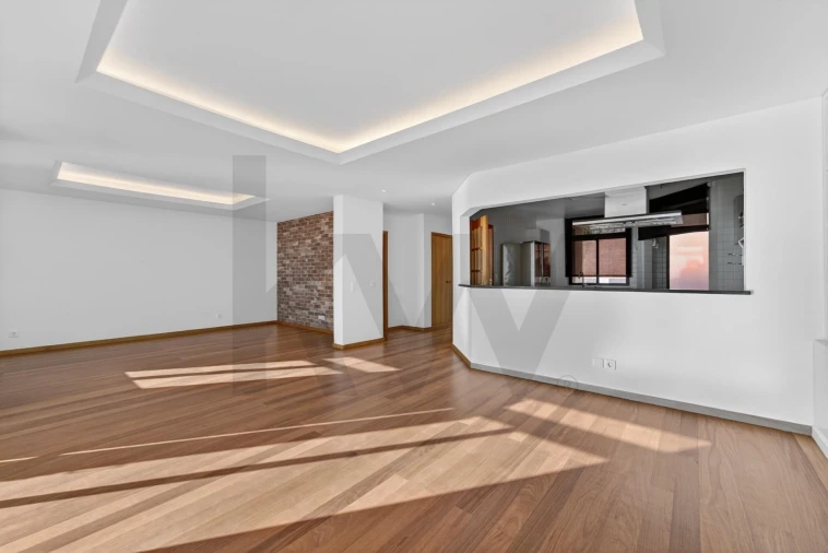 Apartamento T3 para Arrendamento em São Martinho Foto 32