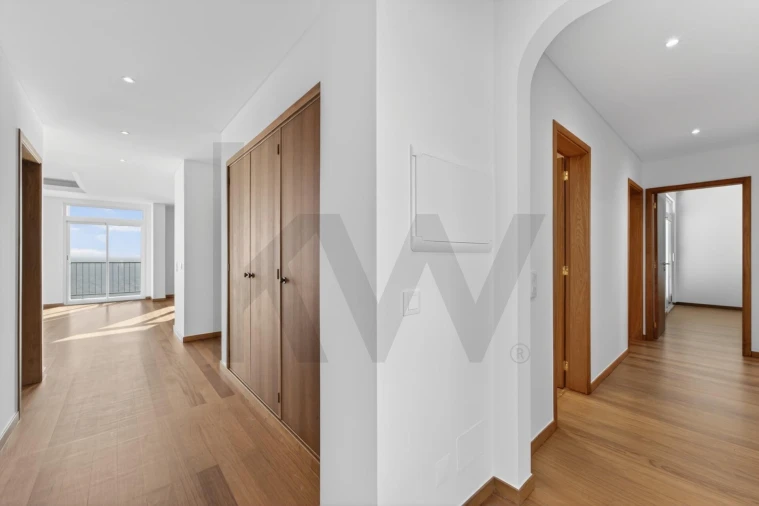 Apartamento T3 para Arrendamento em São Martinho Foto 24