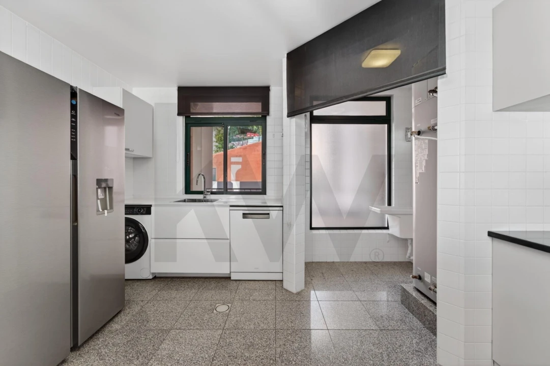 Apartamento T3 para Arrendamento em São Martinho Foto 34