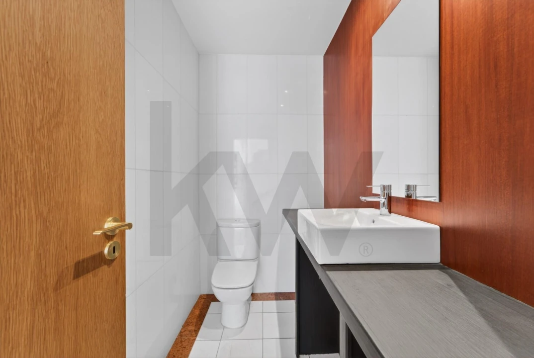 Apartamento T3 para Arrendamento em São Martinho Foto 25