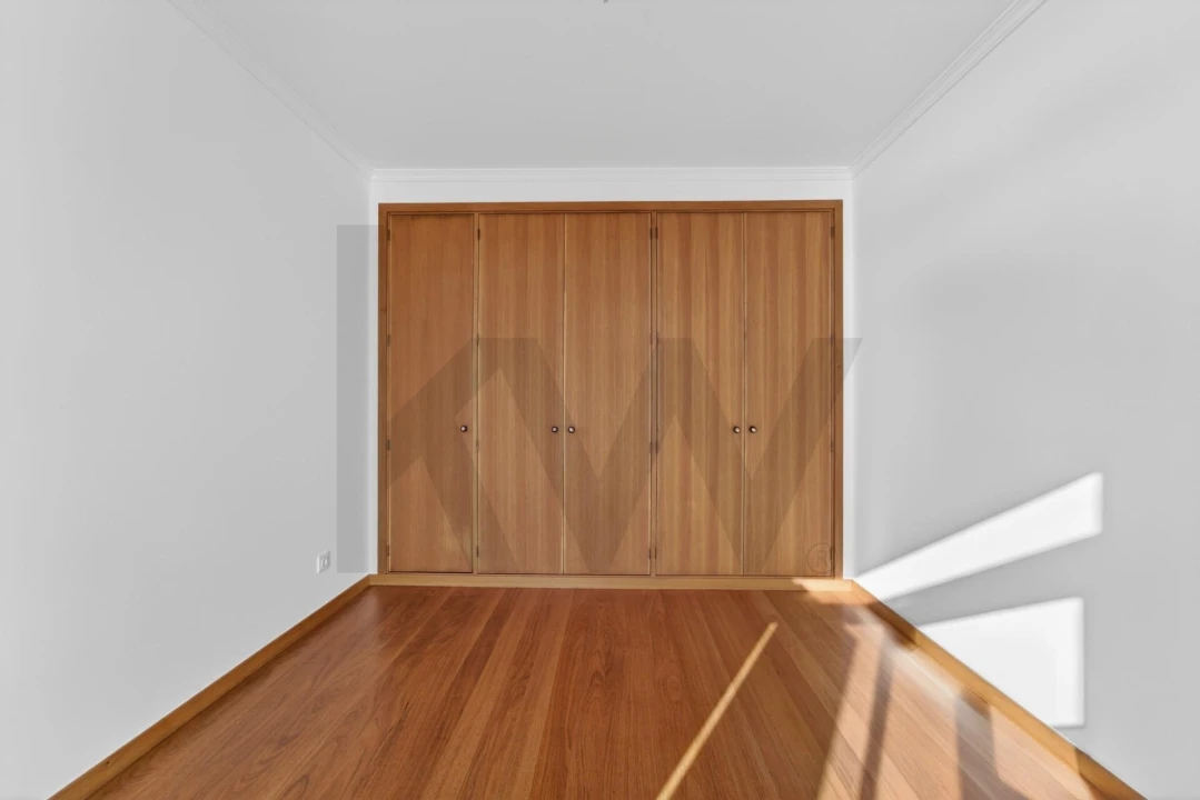 Apartamento T3 para Arrendamento em São Martinho Foto 11