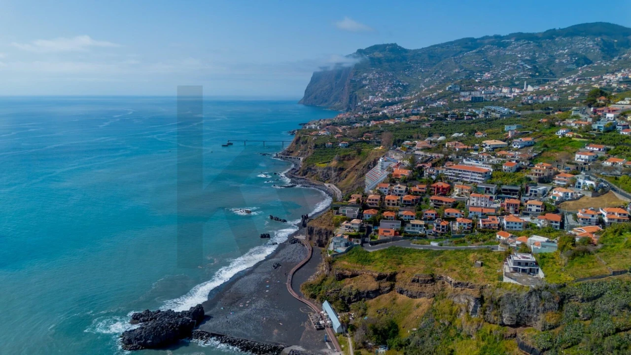 Apartamento T3 para Arrendamento em São Martinho Foto 7