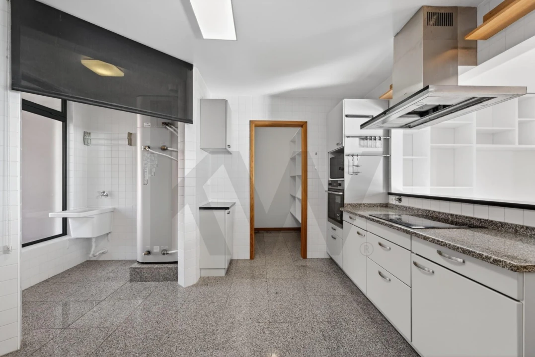 Apartamento T3 para Arrendamento em São Martinho Foto 33