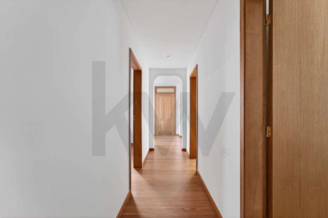 Apartamento T3 para Arrendamento em São Martinho Foto 23