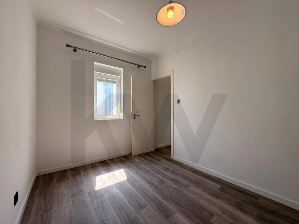 Apartamento T2 para Arrendamento em Algés, Linda-A-Velha e Cruz Quebrada-Dafundo Foto 2