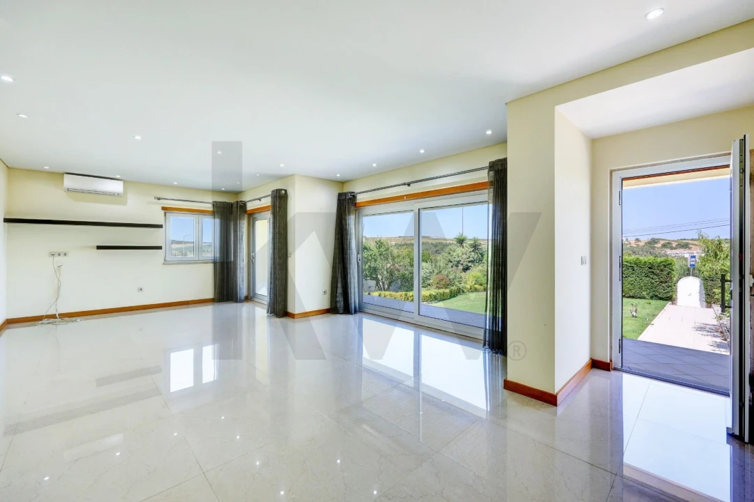 Moradia T2 para Venda em São Pedro da Cadeira Foto 4
