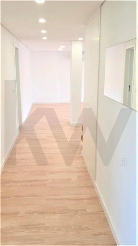 Apartamento T4 para Arrendamento em Oeiras e São Julião da Barra, Paço de Arcos e Caxias