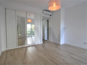 Apartamento T4 para Arrendamento em Oeiras e São Julião da Barra, Paço de Arcos e Caxias