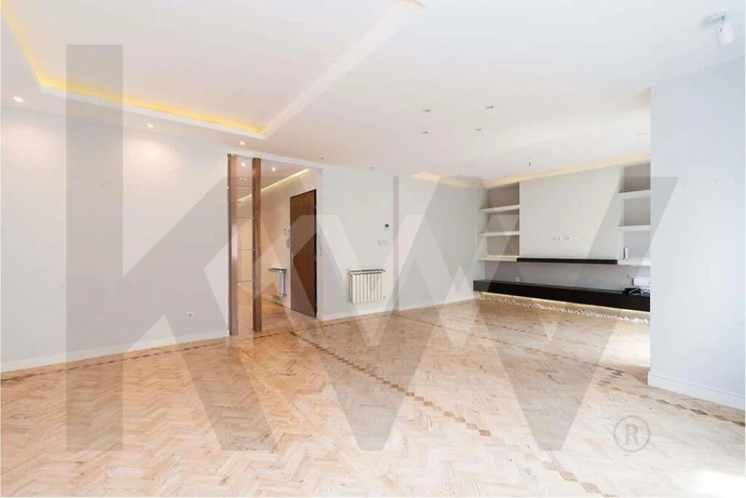 Apartamento T4 para Arrendamento em Avenidas Novas Foto 4