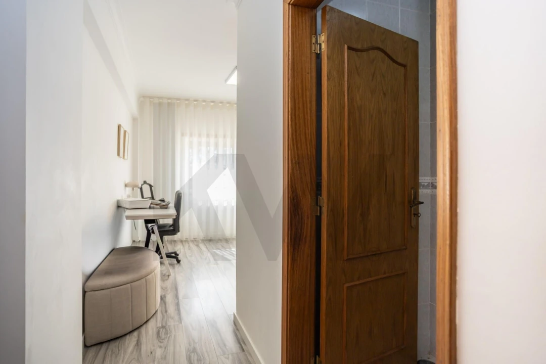 Apartamento T4 para Venda em Fernao Ferro Foto 20