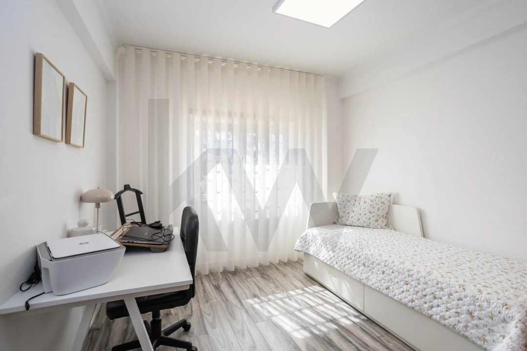 Apartamento T4 para Venda em Fernao Ferro Foto 23