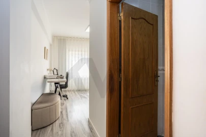 Apartamento T4 para Venda em Fernao Ferro