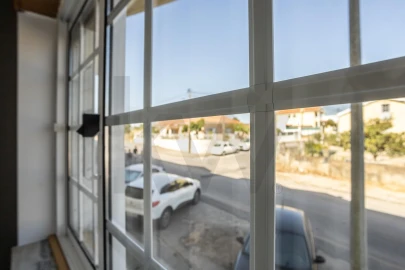 Apartamento T4 para Venda em Fernao Ferro