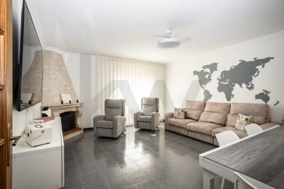 Apartamento T4 para Venda em Fernao Ferro