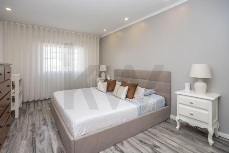 Apartamento T4 para Venda em Fernao Ferro Foto 6