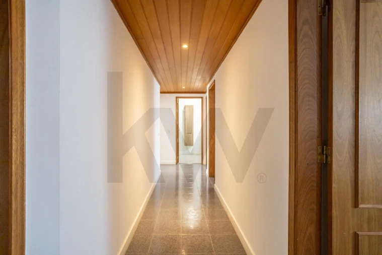 Apartamento T4 para Venda em Fernao Ferro Foto 4