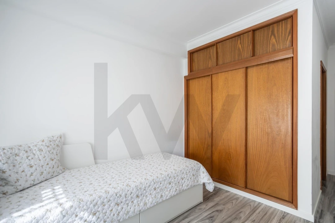 Apartamento T4 para Venda em Fernao Ferro Foto 24