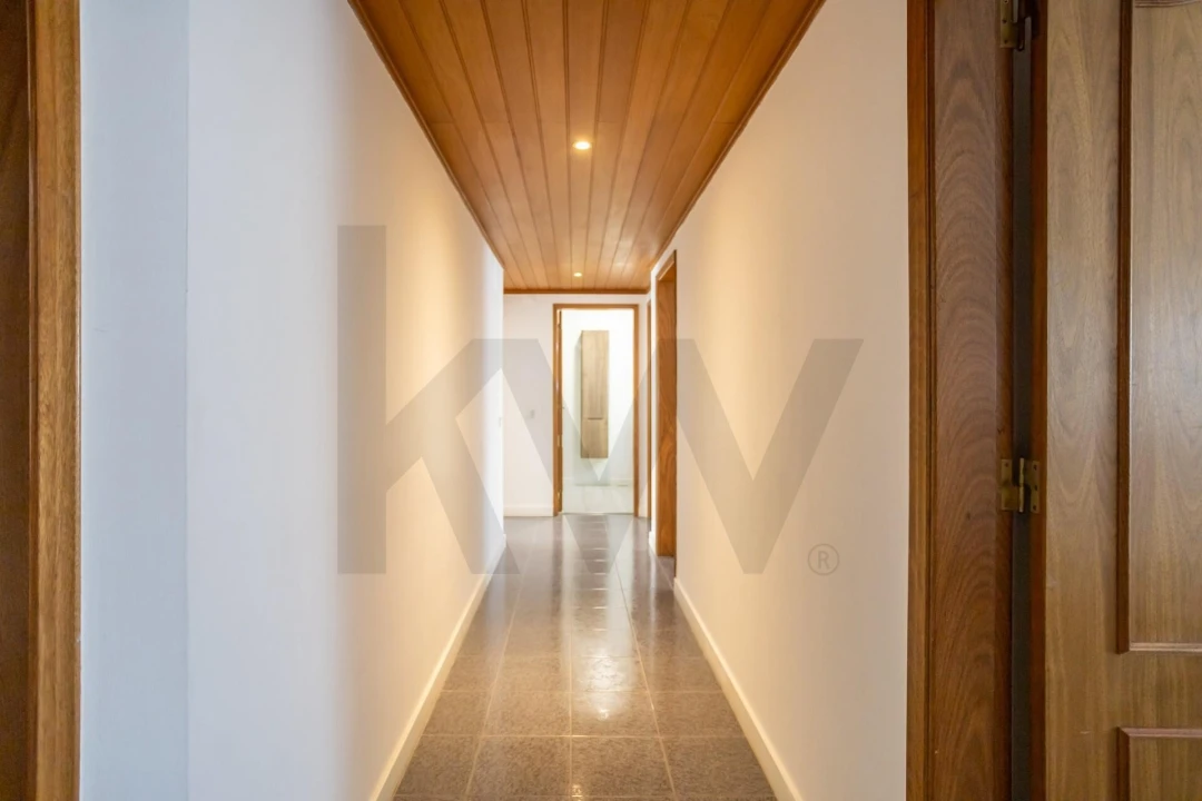 Apartamento T4 para Venda em Fernao Ferro Foto 4