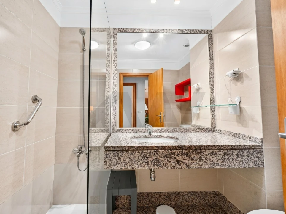 Apartamento T3 para Venda em Santo Antonio Foto 14