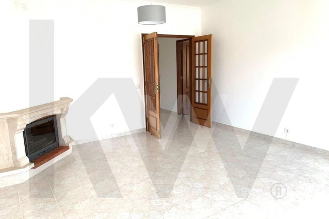 Apartamento T2 para Arrendamento em Mafra Foto 4