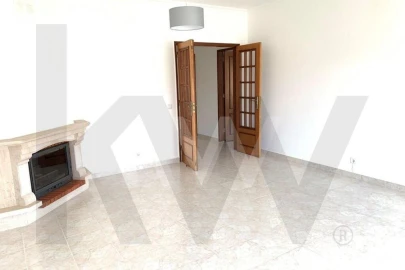 Apartamento T2 para Arrendamento em Mafra