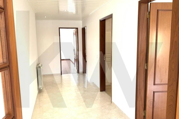 Apartamento T2 para Arrendamento em Mafra Foto 7