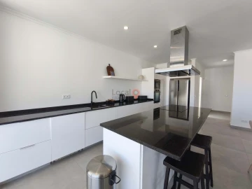 Moradia T3 para Venda em Lagos (São Sebastião e Santa Maria)