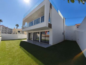Moradia T3 para Venda em Lagos (São Sebastião e Santa Maria)