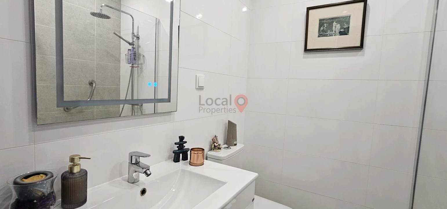 Apartamento T2 para Venda em Budens Foto 11