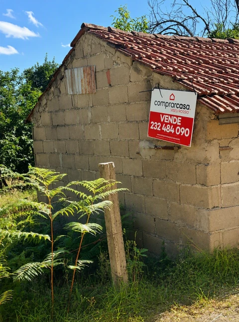 Terreno para Venda em Queirã