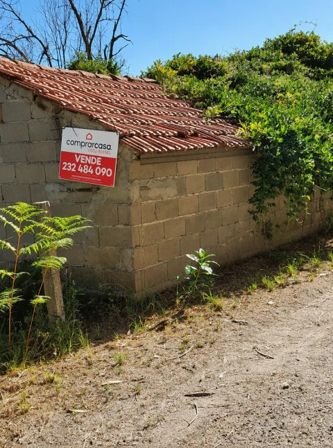 Terreno para Venda em Queirã