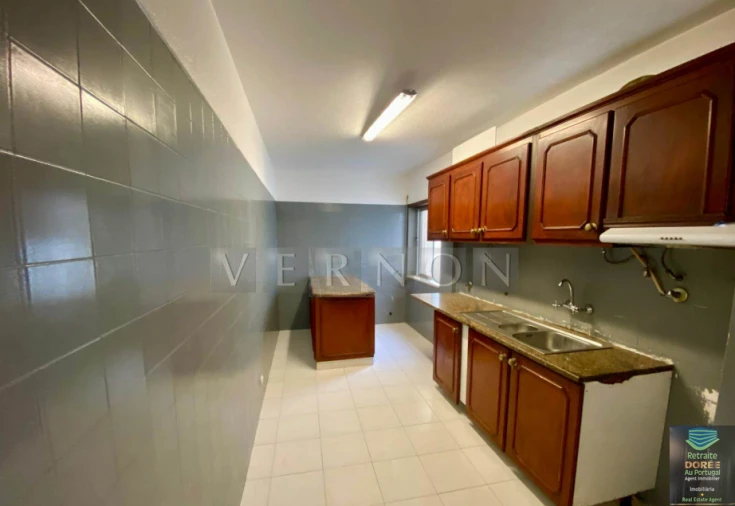Apartamento T2 para Venda em Portimão Foto 6