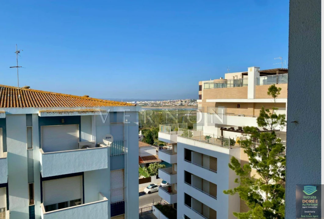 Apartamento T2 para Venda em Portimão Foto 2